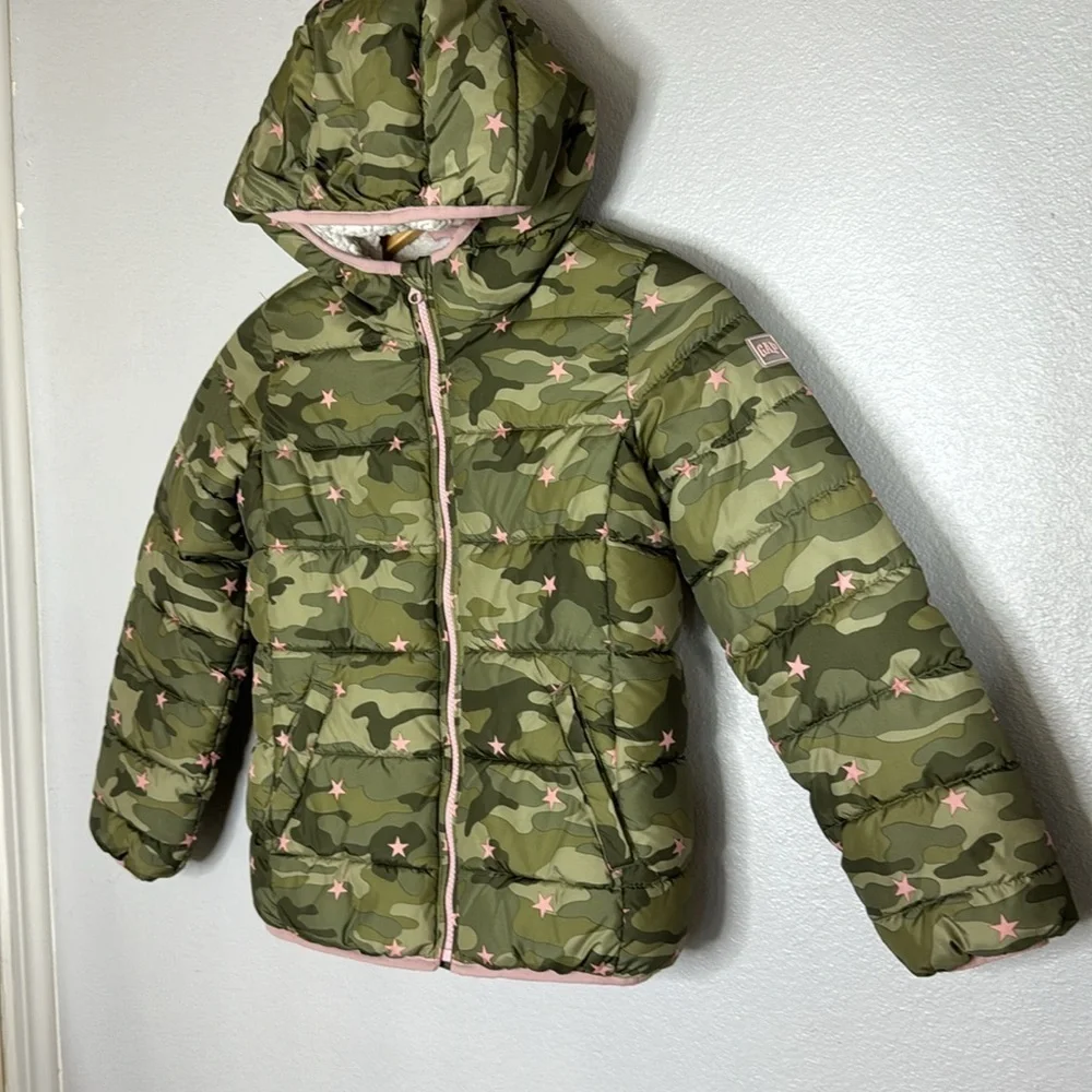GAP Kids Camo Puffer Zip Up Jacket Size M